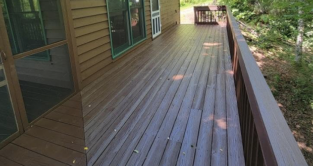 Deck Staining Services by Huskey’s Paint & Design